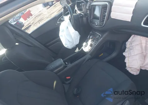 2015 Chrysler 200 Limited z USA, uszkodzony, nr VIN 1C3CCCAB6FN753117